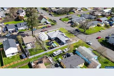 765 13th Av SE, Albany, OR 97322 - Photo 37