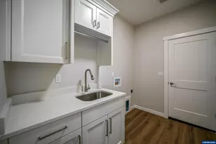 6752 Naomi Danielle St SE, Salem, OR 97306 - Photo 37