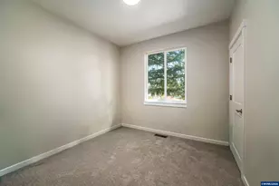 6752 Naomi Danielle St SE, Salem, OR 97306 - Photo 11