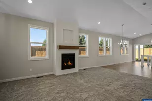 760 Emily Grace Ct SE, Salem, OR 97306 - Photo 11