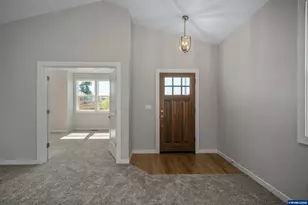 760 Emily Grace Ct SE, Salem, OR 97306 - Photo 7