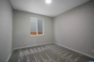 760 Emily Grace Ct SE, Salem, OR 97306 - Photo 25