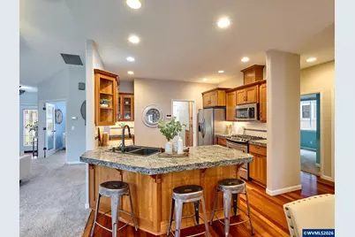 829 Pioneer Dr, Silverton, OR 97381 - Photo 11