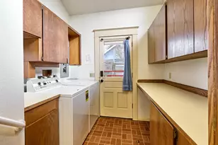 216 S James St, Silverton, OR 97381 - Photo 25