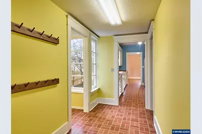 216 S James St, Silverton, OR 97381 - Photo 19