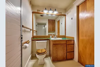 216 S James St, Silverton, OR 97381 - Photo 19