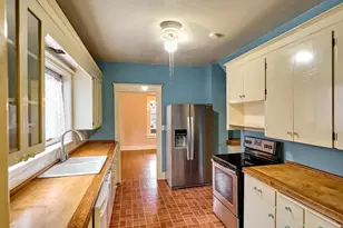 216 S James St, Silverton, OR 97381 - Photo 9