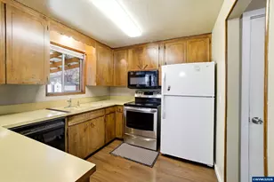 537 26th Av SE, Albany, OR 97322 - Photo 15