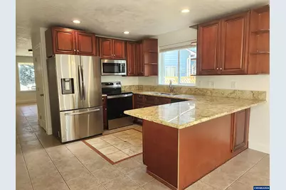 7233 Eastwood Ct SE, Salem, OR 97392 - Photo 5