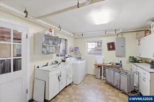 1303 10th Av SW, Albany, OR 97321 - Photo 23