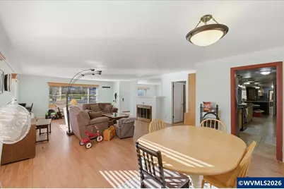 1303 10th Av SW, Albany, OR 97321 - Photo 5