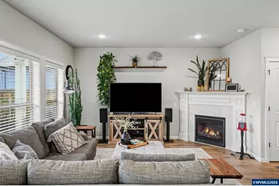 1491 Foxglove St, Woodburn, OR 97071 - Photo 5