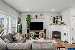 1491 Foxglove St, Woodburn, OR 97071 - Photo 5