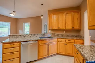 37274 Fawn Dr, Lebanon, OR 97355 - Photo 9