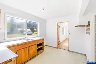 320 Juniper St, Sweet Home, OR 97386 - Photo 11