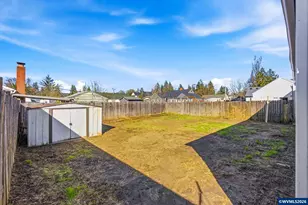 320 Juniper St, Sweet Home, OR 97386 - Photo 19