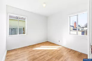 320 Juniper St, Sweet Home, OR 97386 - Photo 17