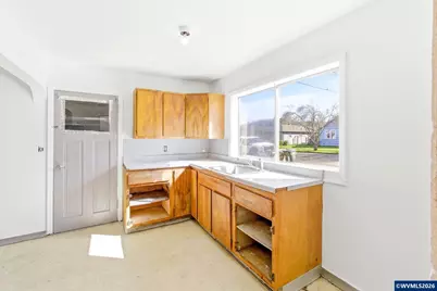 320 Juniper St, Sweet Home, OR 97386 - Photo 9