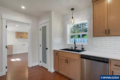 319 SW Church St, Dallas, OR 97338 - Photo 15