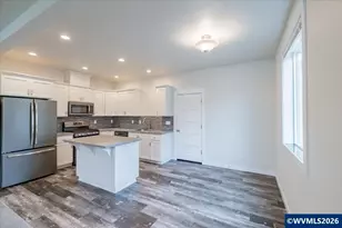 66 N 8th St, Lebanon, OR 97355 - Photo 9