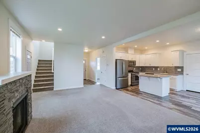 66 N 8th St, Lebanon, OR 97355 - Photo 3