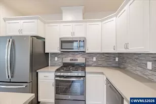 66 N 8th St, Lebanon, OR 97355 - Photo 5