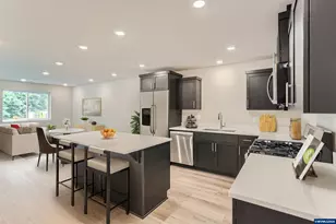 862 Sifuentez Ct, Woodburn, OR 97071 - Photo 5