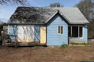 40121 Lacomb Dr, Lebanon, OR 97355 - Photo 1