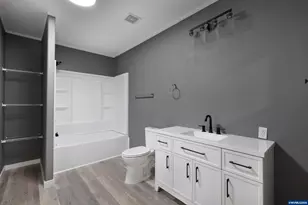 4849 San Francisco Dr NE, Salem, OR 97305 - Photo 11