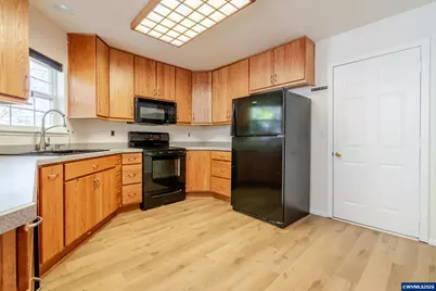 3325 Quail Pl, Lebanon, OR 97355 - Photo 13
