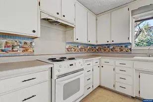 4075 Ridgecrest Av NW, Albany, OR 97321 - Photo 11