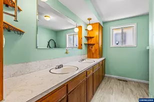 2355 Laurel Ave NE, Salem, OR 97301 - Photo 17