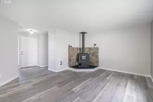 127 SW Poplar Ct, McMinnville, OR 97128 - Photo 13