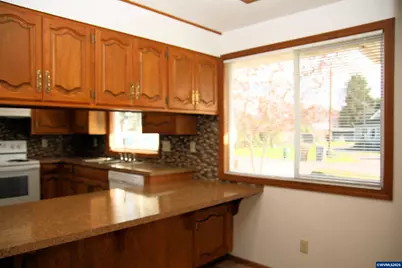 500 Hausman Av, Brownsville, OR 97327 - Photo 9