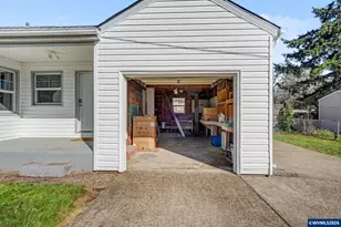 1098 SW 13th Ave, Albany, OR 97321 - Photo 5