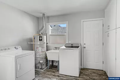 1098 SW 13th Av, Albany, OR 97321 - Photo 13