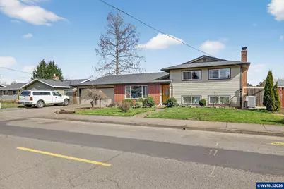 4274 5th St, Hubbard, OR 97032 - Photo 3