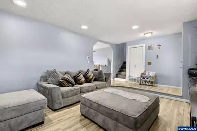 4274 5th St, Hubbard, OR 97032 - Photo 7