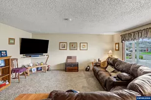 640 S Pershing St, Mount Angel, OR 97362 - Photo 5