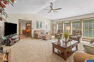 2102 78th Dr SE, Salem, OR 97317 - Photo 5