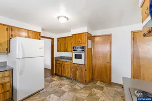 4389 Lancaster Dr NE, Salem, OR 97305 - Photo 15