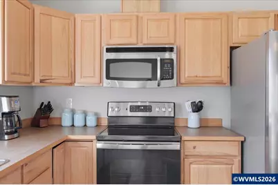 978 Meadows Ln, Jefferson, OR 97352 - Photo 13