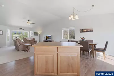 978 Meadows Ln, Jefferson, OR 97352 - Photo 11