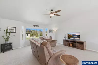 978 Meadows Ln, Jefferson, OR 97352 - Photo 15