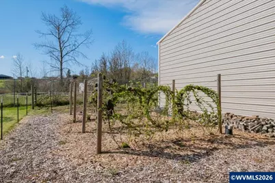 978 Meadows Ln, Jefferson, OR 97352 - Photo 35