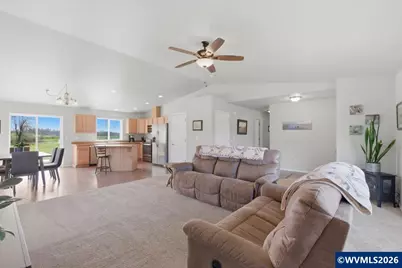 978 Meadows Ln, Jefferson, OR 97352 - Photo 5
