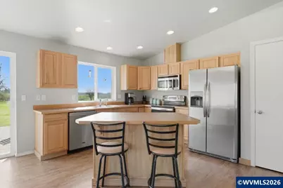 978 Meadows Ln, Jefferson, OR 97352 - Photo 9