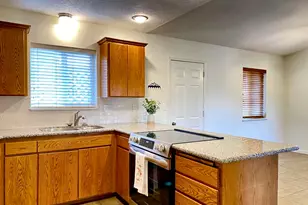 515 Angelee Ct, Lebanon, OR 97355 - Photo 9