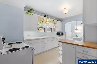 1098 E St NE, Salem, OR 97301 - Photo 17