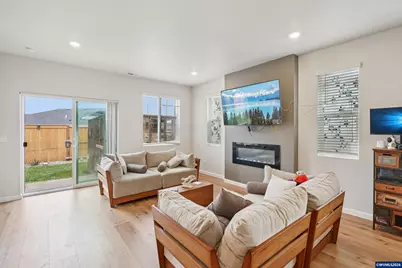 438 Greencrest St NE, Salem, OR 97301 - Photo 5